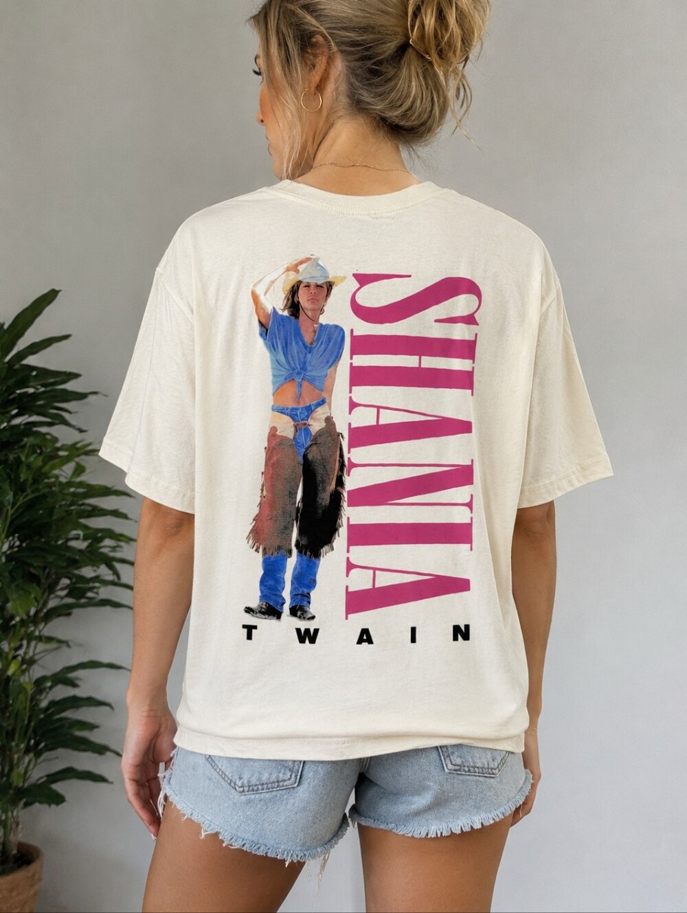 LET'S GO GIRLS Shania Twain Cream Graphic Tee with Pink Print